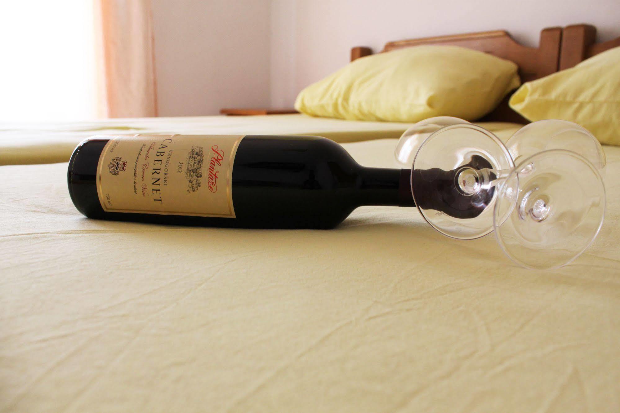 Guesthouse Sun Hostel Budva Zewnętrze zdjęcie
