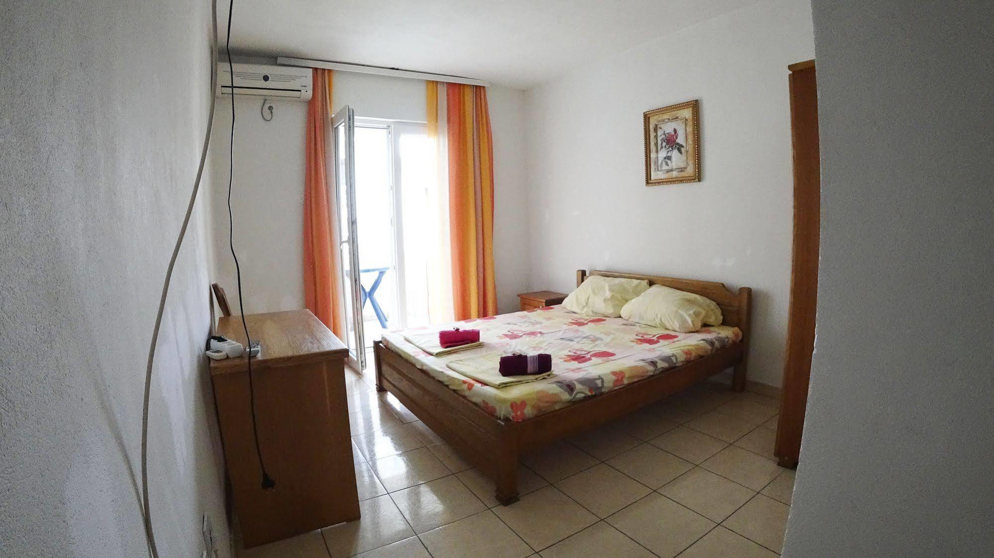 Guesthouse Sun Hostel Budva Zewnętrze zdjęcie
