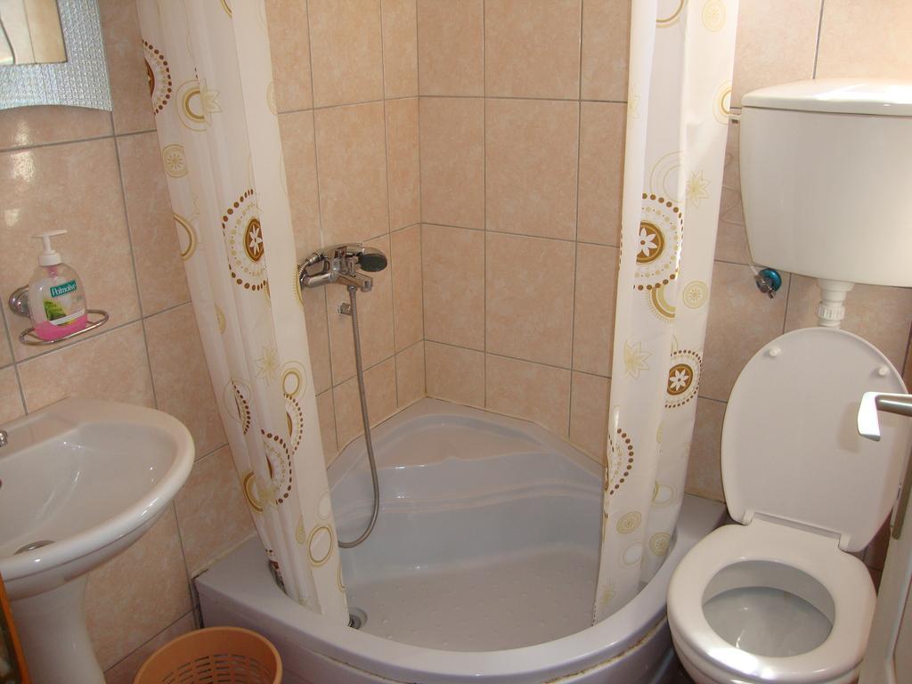 Guesthouse Sun Hostel Budva Zewnętrze zdjęcie